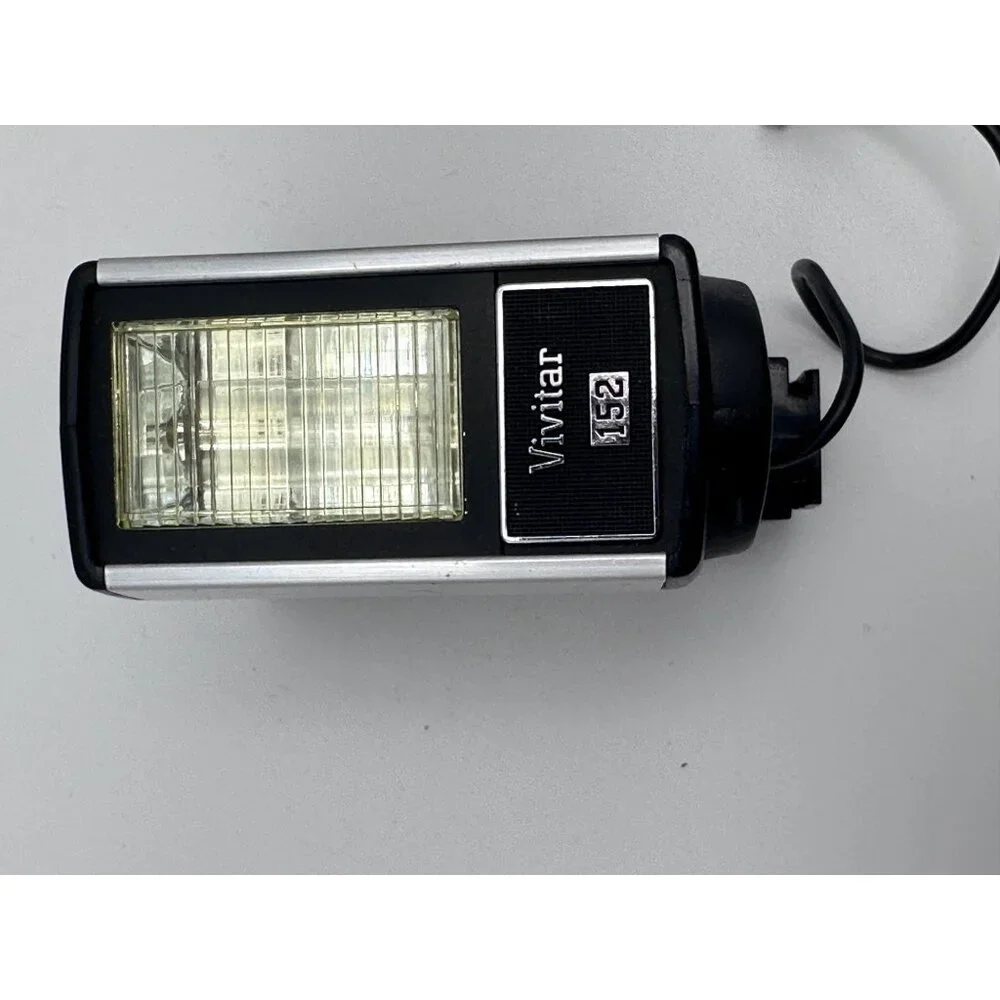 Vintage Vivitar 152 Electronic Flash With Leather Case & Sync Cord